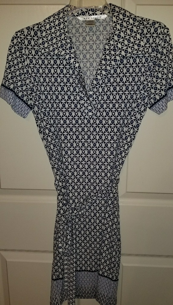 XS Dress with belt by Max Studio